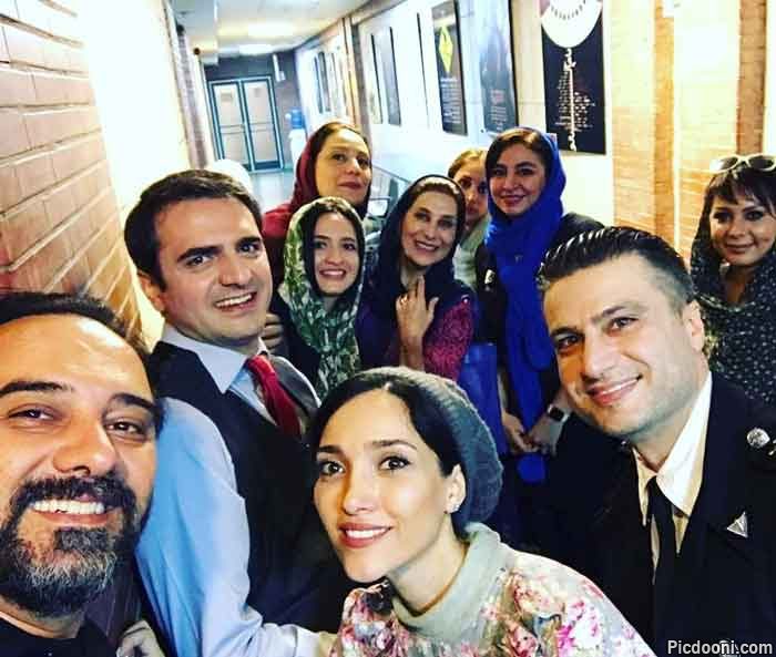 سلفی گلاره عباسی با دوستان