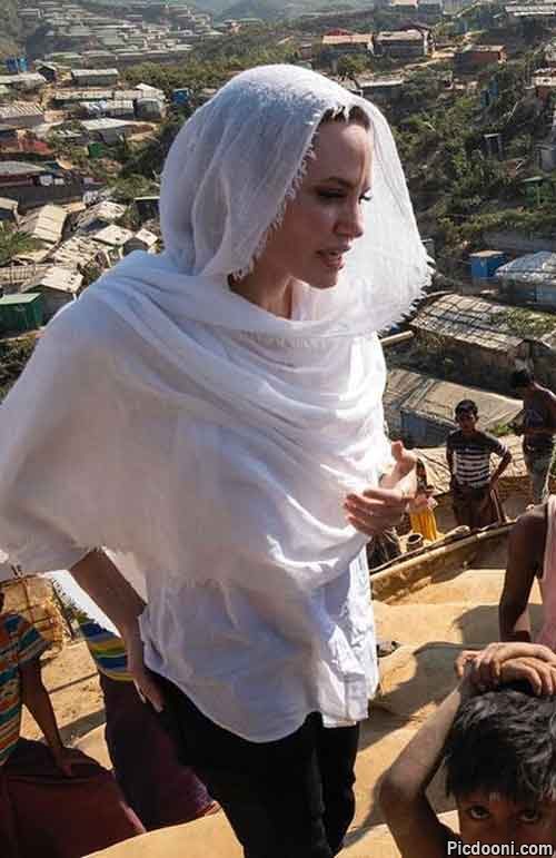آنجلینا جولی با حجاب در بین پناهندگان روهینگیا